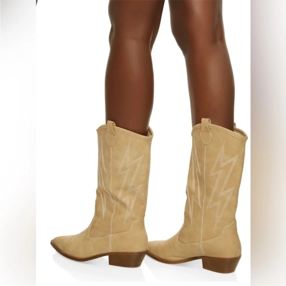 🩵 Women Lighting Bolt Leather Cowboy Western Natural Boots NWT ‼️SALE